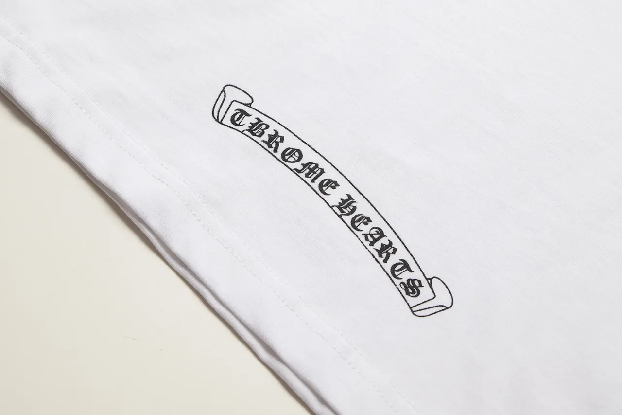 P170 Chrome Hearts Chrome Hearts Inkjet Gypsophila Hot Diamond Sanskrit Short Sleeves Size: SMLXL Color: Black White